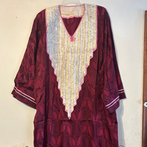 Chic Burgundy and Gold Women's Maxi Dress - Picture 1 of 14